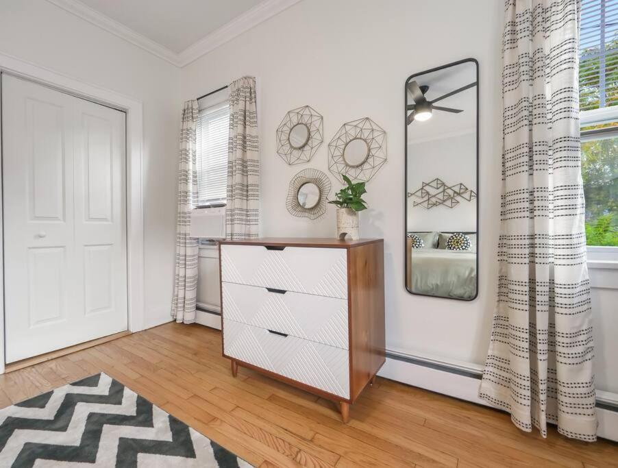 Midcentury Mod Suite, Hudson River/Mt Beacon Views นิวเบิร์ก ภายนอก รูปภาพ